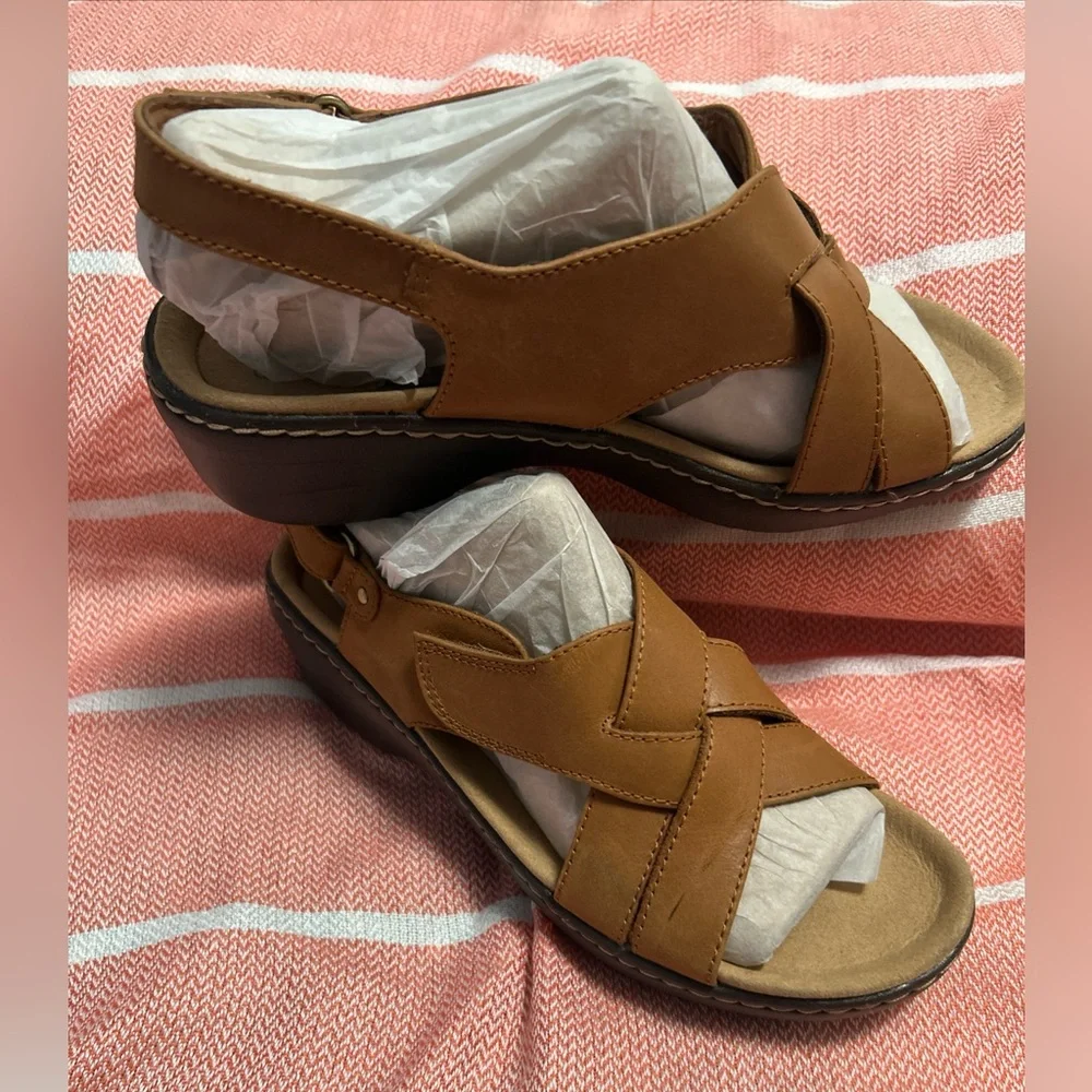 CLARKS Merliah Echo Women's Size 7M Wedge Sandals Leather